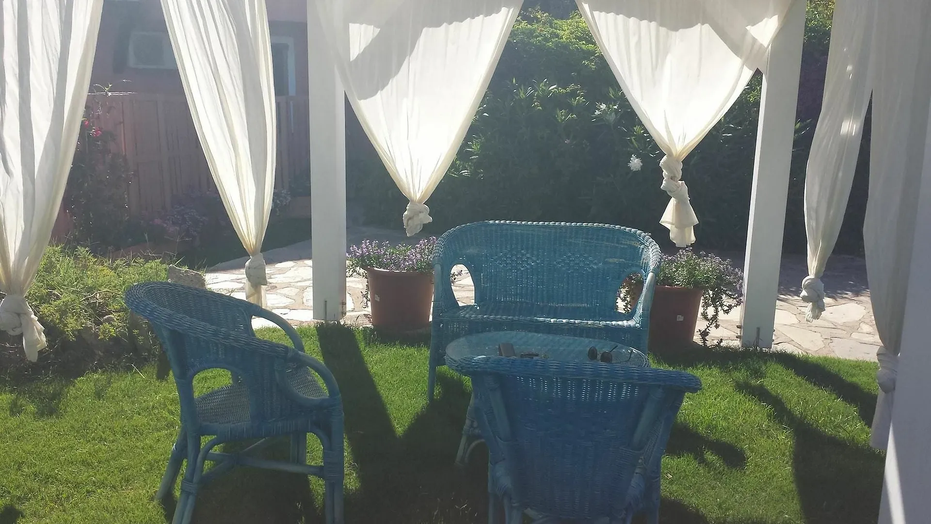 Studio In Case Peschiera-Lu Fraili, With Enclosed Garden - 2 Km From T San Teodoro  0*, San Teodoro (Sardinia)